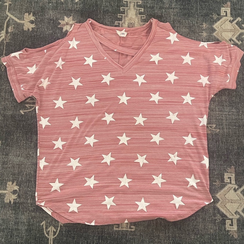 Bibi Cold Shoulder top Size Large, red with white stars